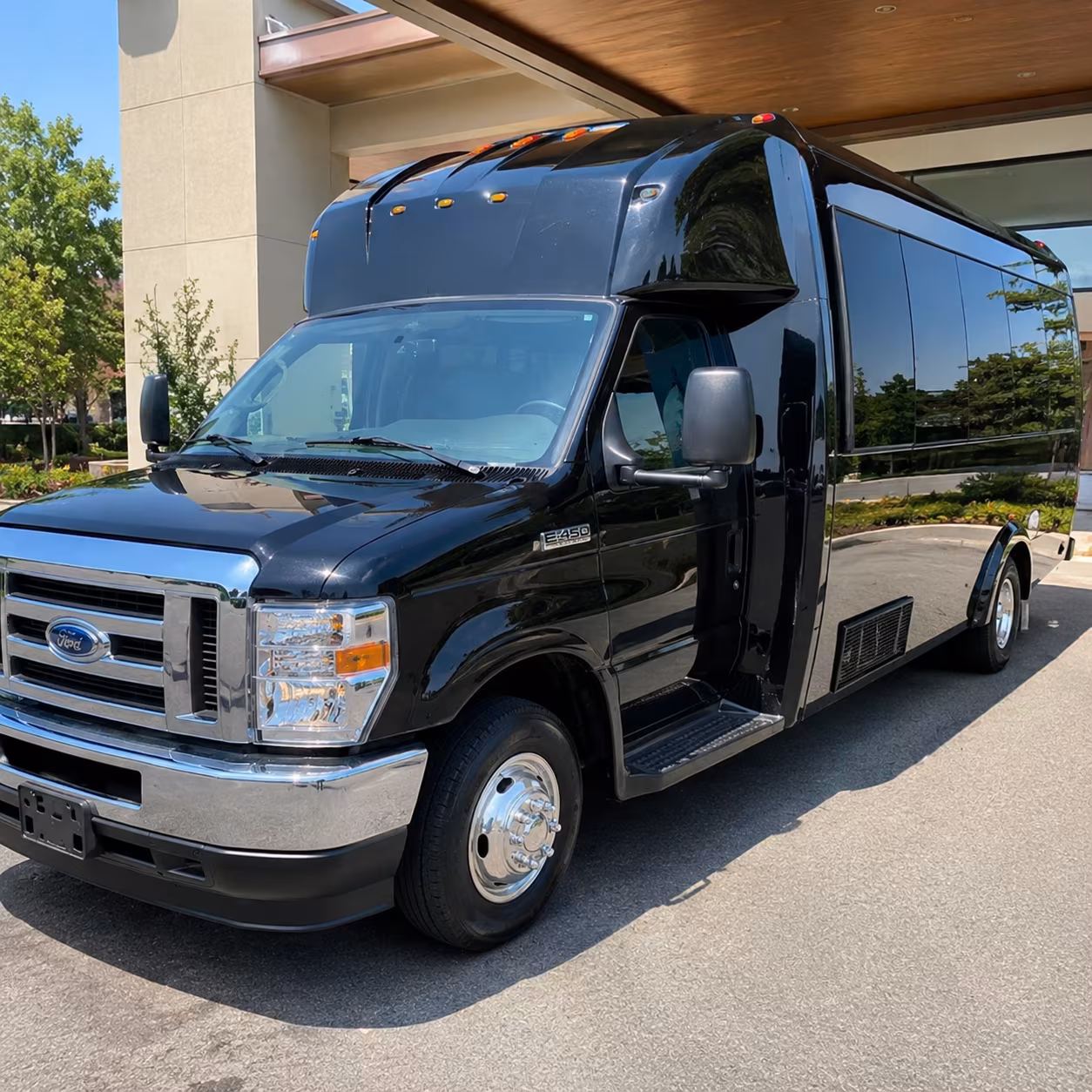 18 Passenger Party Bus Exterior