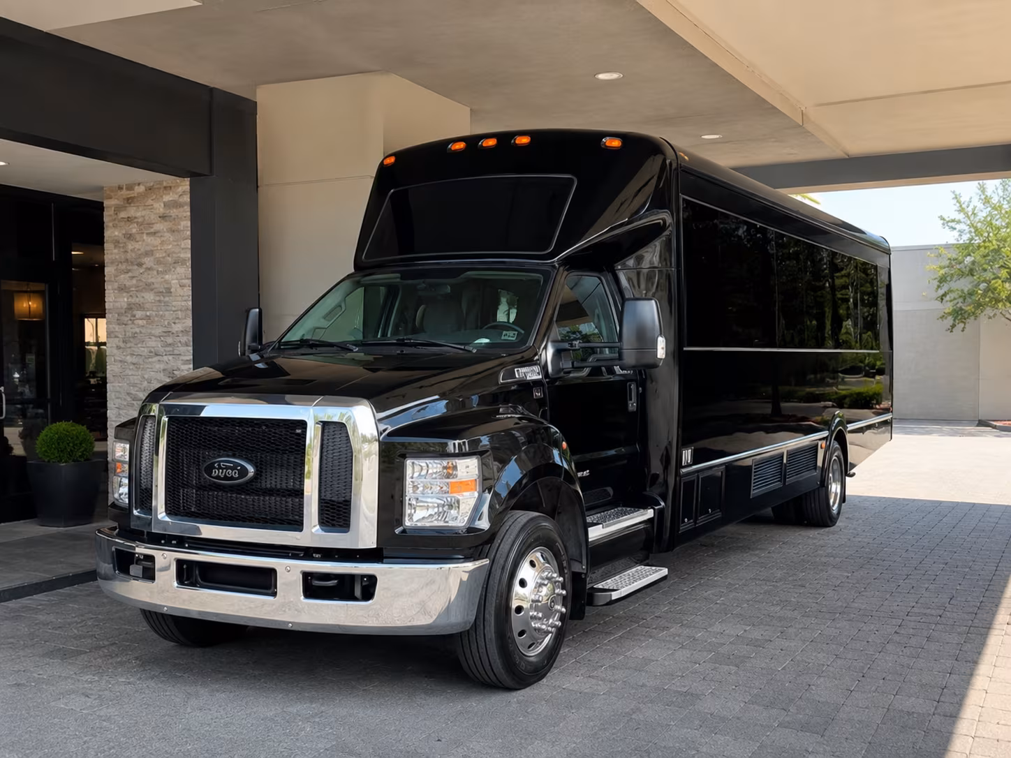 40 Passenger Party Bus Exterior