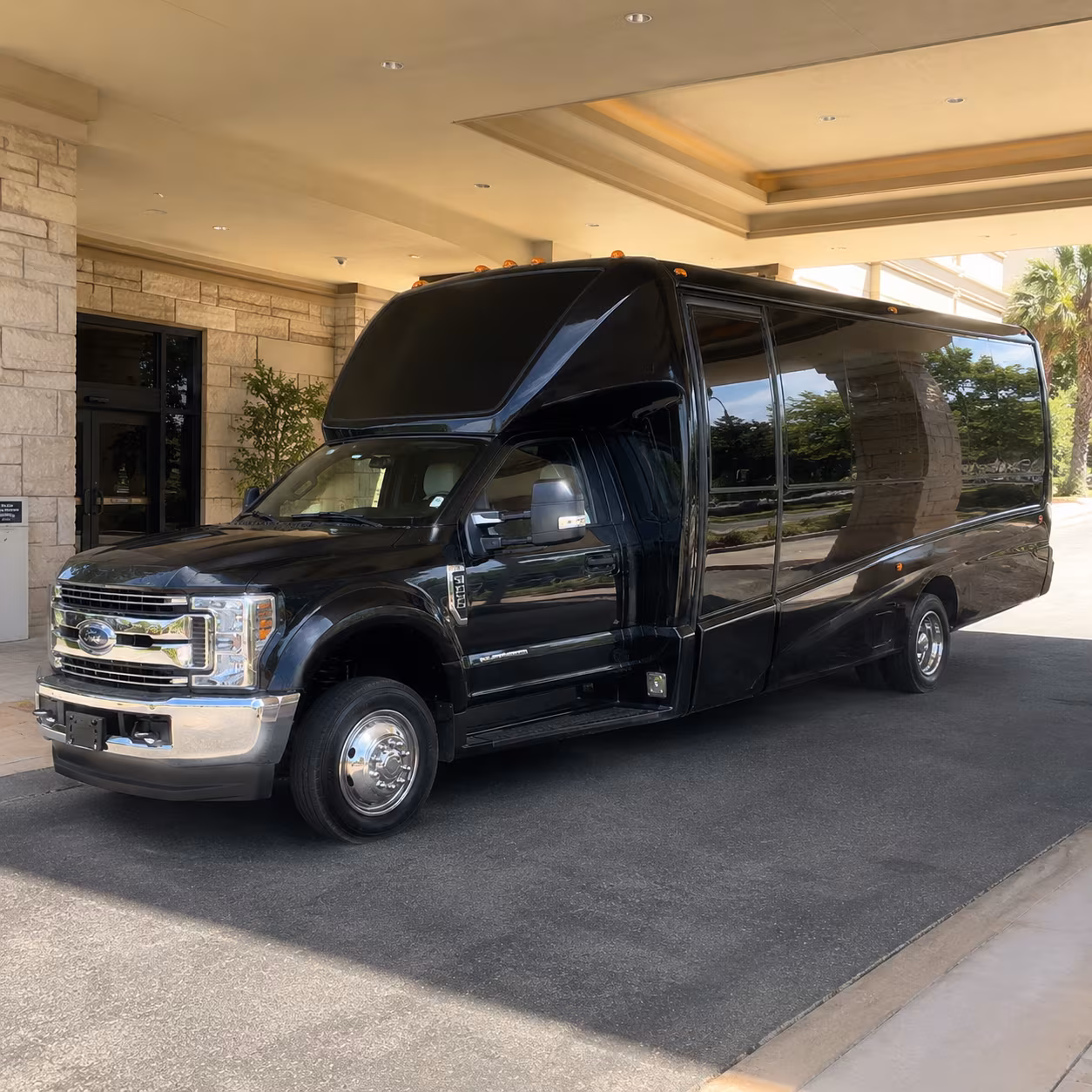 Pomona Winery Tour & Pub Crawl Transportation party bus exterior
