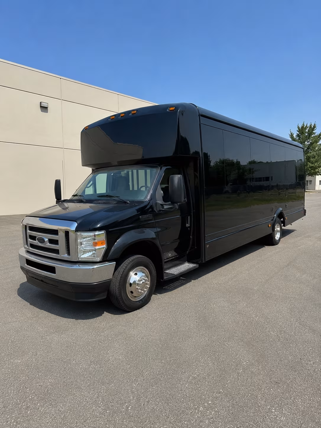 Pomona Winery Tour & Pub Crawl Transportation onboard seating