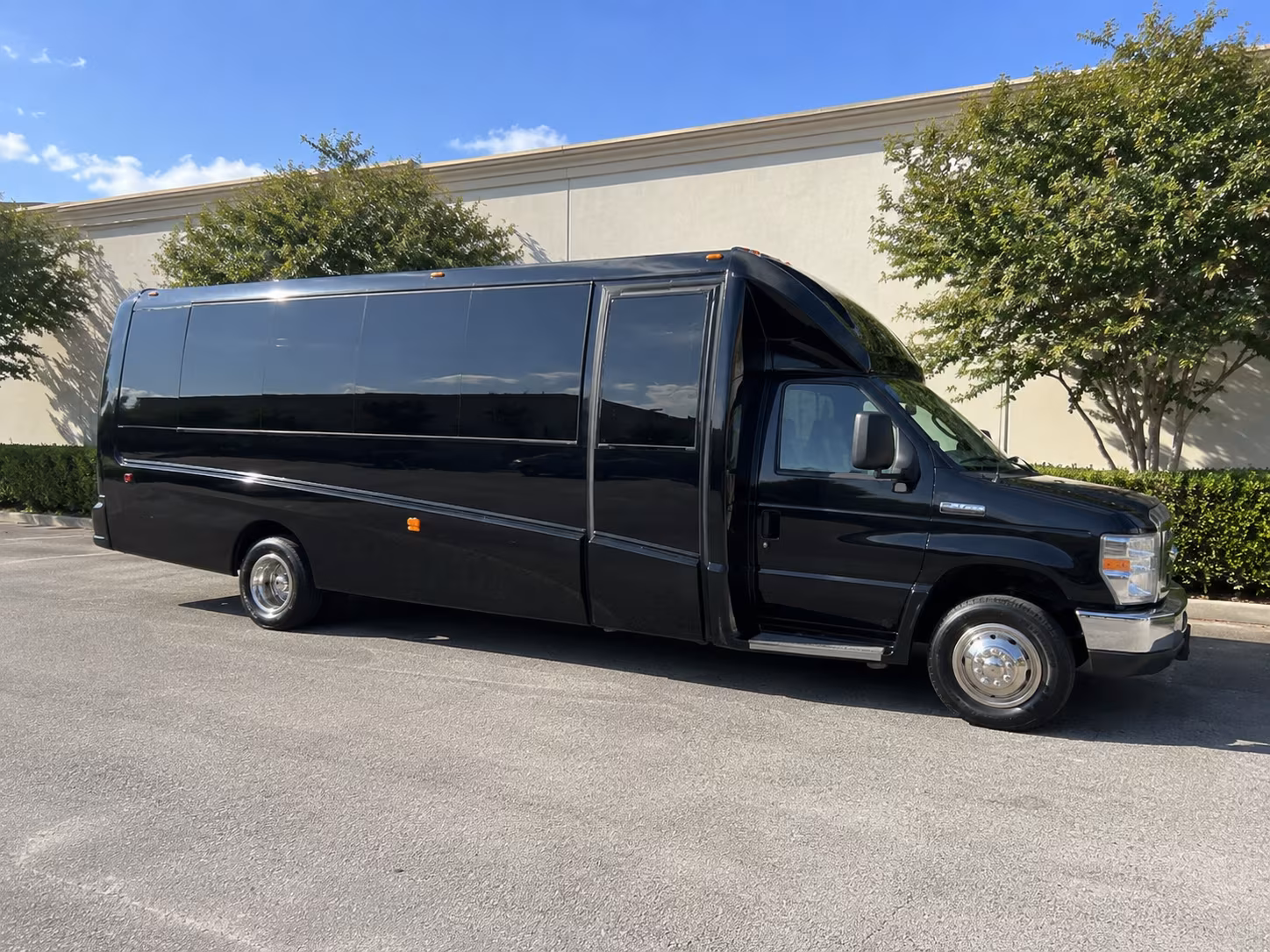 Rancho Cucamonga Birthday, Sweet 16, & Quinceañera Party Bus Rentals
